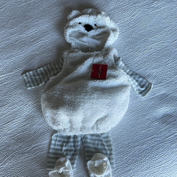 NWT! Polar Bear Outfit: 0-6M Gender Neutral - Picture 2 of 7